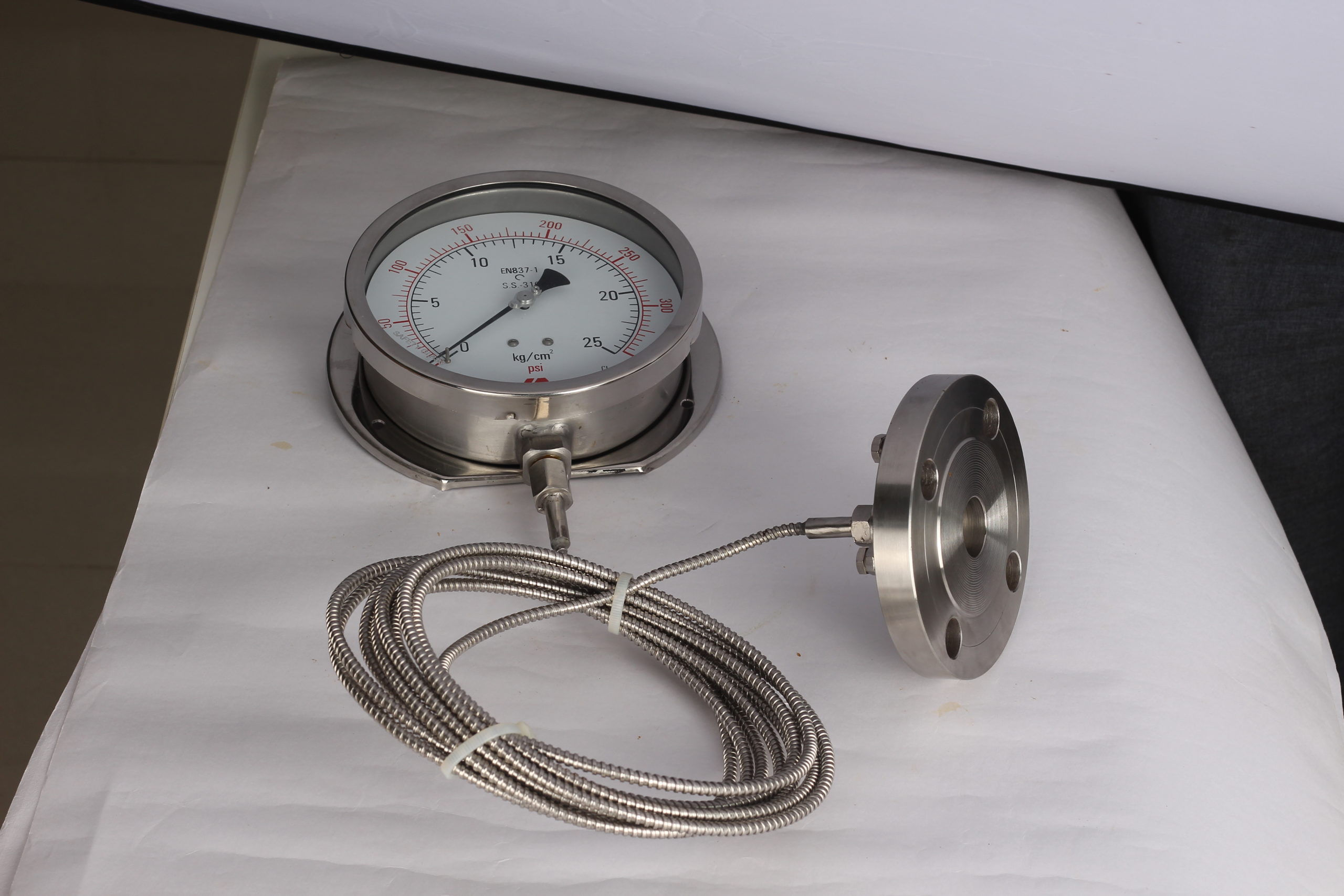 mercury filled temperature gauge